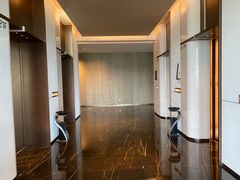 -深圳国际会展中心希尔顿酒店(前海华发冰雪世界店)