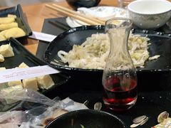 -果松木炭酸菜铜火锅·外婆参鸡汤