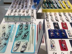 -J-Optical佳视明眼镜·蔡司视觉(青岛金茂览秀城店)