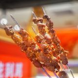 左手撸串右手龙虾！🦞明星打卡的新晋夜宵胜地