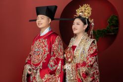 点击看大图 -挪娅婚纱摄影皇家会所