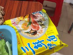 三鲜华丰伊面-威邵鸡煲(西华路总店)