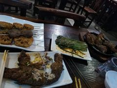 -亮亮烧烤(万松园店)