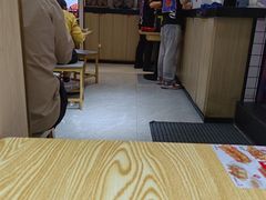 -魔都三兄弟酸辣粉·蘸卤炸串(虹桥万科店)