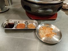 -围炉肉舍丹东海鲜烤肉·烤活鳗(步行街店)