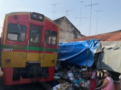 -席娜卡琳火车铁道夜市