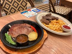 -玛格萝妮比萨屋(四平店)