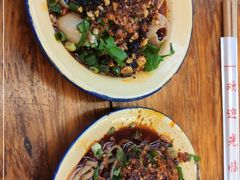 -拈签一笑黄牛肉辣卤串串
