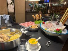 -鲜入唯煮·港式海鲜牛肉火锅(金宝街店)