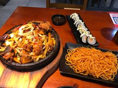 韩式瓦香鸡-鑫日千里马朝鲜族小馆(总店)