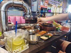 -马路牙子烧烤音乐酒馆(望京店)