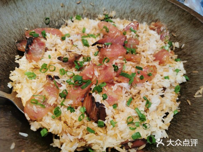香蟹园金湖龙虾(金磐路旗舰店)腊肉柴火锅巴饭图片