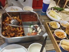 -鸡遇虾煲干锅火锅(小寨金莎店)