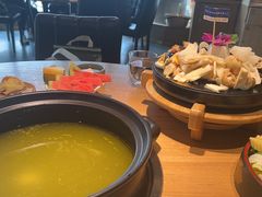 -一朵菌·野生菌探索家火锅(南亚店)