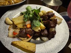 黑椒啫牛肉粒-埋位小酒馆(东城店)