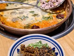 -洱火云南酸菜牛肉火锅(石景山当代商城店)