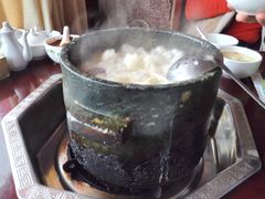 -绿色墨脱石锅城