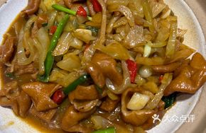 Eastern Pickled Cabbage with Large Intestine