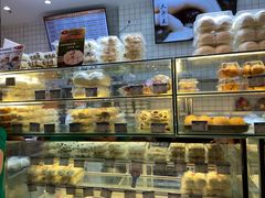 面包甜点陈列柜-白玉兰食品甜凤店(合生汇店)