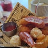 海风拂面的美景中享受午茶时光