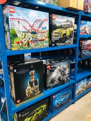 -逝水玩具折扣店