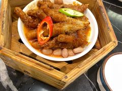 排骨大战凤爪-龙凤点心饼家·39年老字号(松岗店)