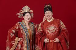 -雪中彩影婚纱摄影·微光艺术中心