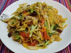 素炒芭蕉花-香巴拉云南餐厅(华莱坞店)