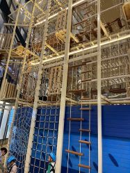 -PIPIKINGDOM皮皮王国欢乐号(欢乐海岸购物中心店)