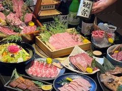 -山川小町·极番烧肉(新地假日广场店)
