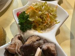 俄式腌菜拼盘-老井俄式餐厅