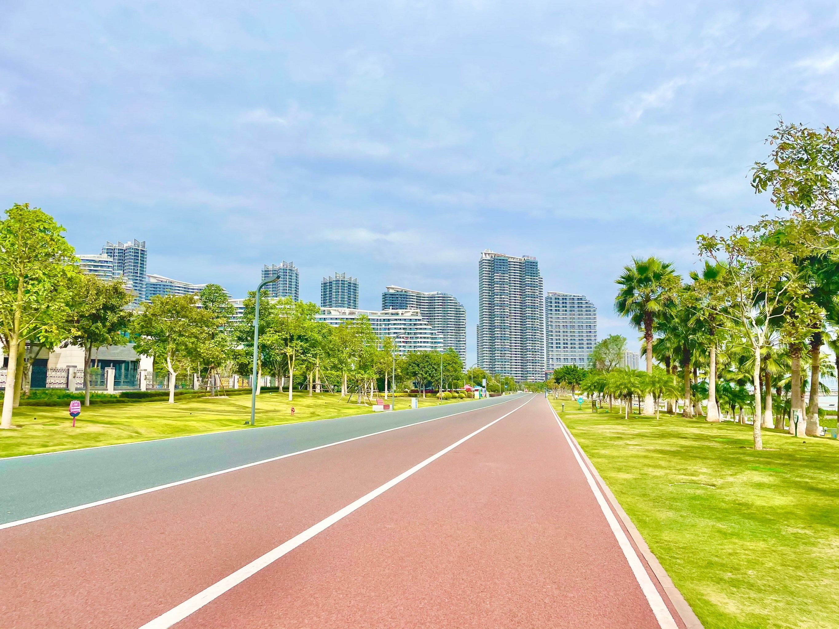 📍集美大桥下来,沿着滨海大道一条下来环