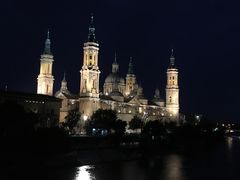 -皮拉尔圣母圣殿主教座堂