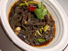 酸辣蕨根粉-鸣记脆皮烤鱼·海鲜烤鱼(三八广场店)