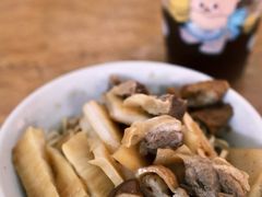 -松树干拌面店