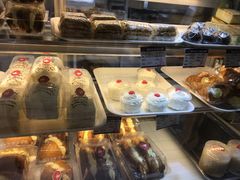 -白玉兰食品甜凤店(合生汇店)