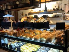 面包甜点陈列柜-仙峰天然面包(迎宾路店)