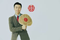 点击看大图 -挪娅婚纱摄影皇家会所