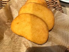 炸馒头配臭豆腐-川旺角川粤融合菜•海景餐厅(星海广场店)