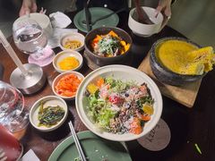 烟熏三文鱼沙拉-Fuzzy Bistro 浮几韩餐·茶酒馆