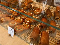 -VERIE BAKEHOUSE