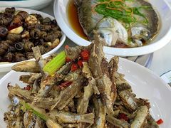 -丹水桥地锅鱼·翘嘴鲌·地方特色全鱼宴(丹江口大坝店)