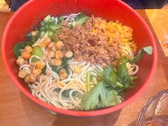 -爆炸头阿姨小四川正宗川味小吃(无任何分店)