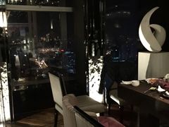 -唐拉雅秀酒店-西锦汇空中BBQ·思创餐厅