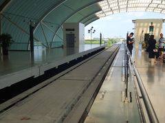 -龙阳路磁悬浮列车总站-停车场