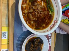 -呷佬·长沙手工米粉(金沙江路店)