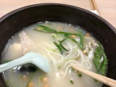 -花馬肆.云南过桥米线(汉神购物广场现场熬汤店)