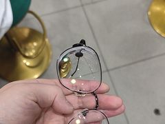-豪门视光·星趣控·蔡司依视路眼镜代理商(中央大街店)