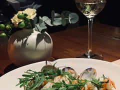 温热海鲜沙拉配牛油果-Mercato莫卡多露台餐厅与酒吧(K11店)