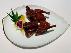 茶皇烟熏脆皮乳鸽-伯衡55·吉品轩(乌鲁木齐南路店)